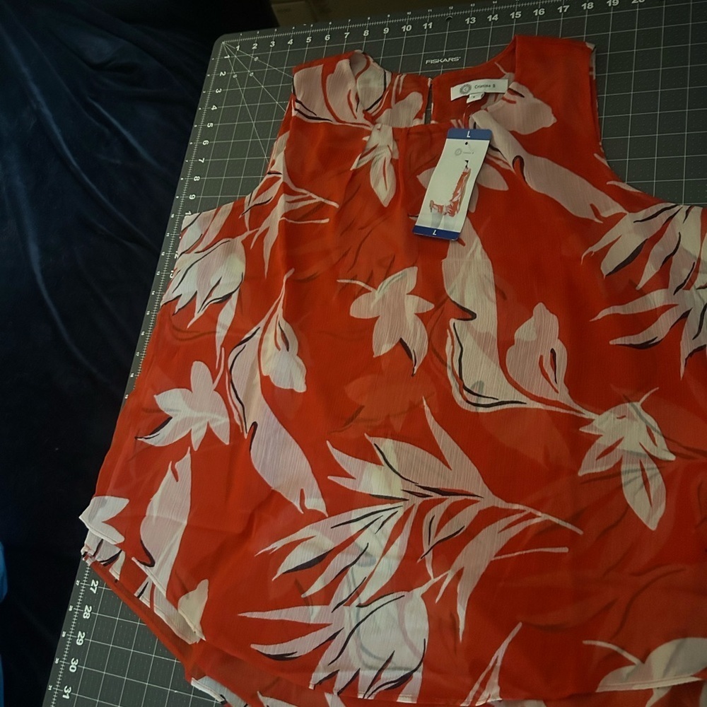 Croft & Barrow Red and White Floral Blouse